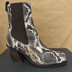 Rag & Bone Axis Chelsea leather boot in Olive Snake size 6.5